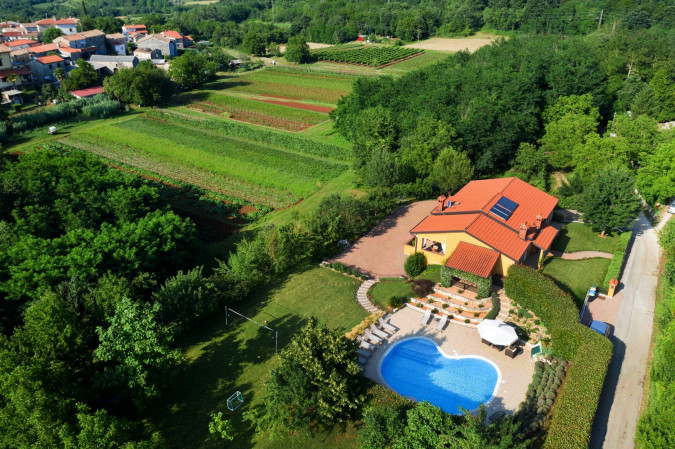 Exterior, Villa Diora Karojba