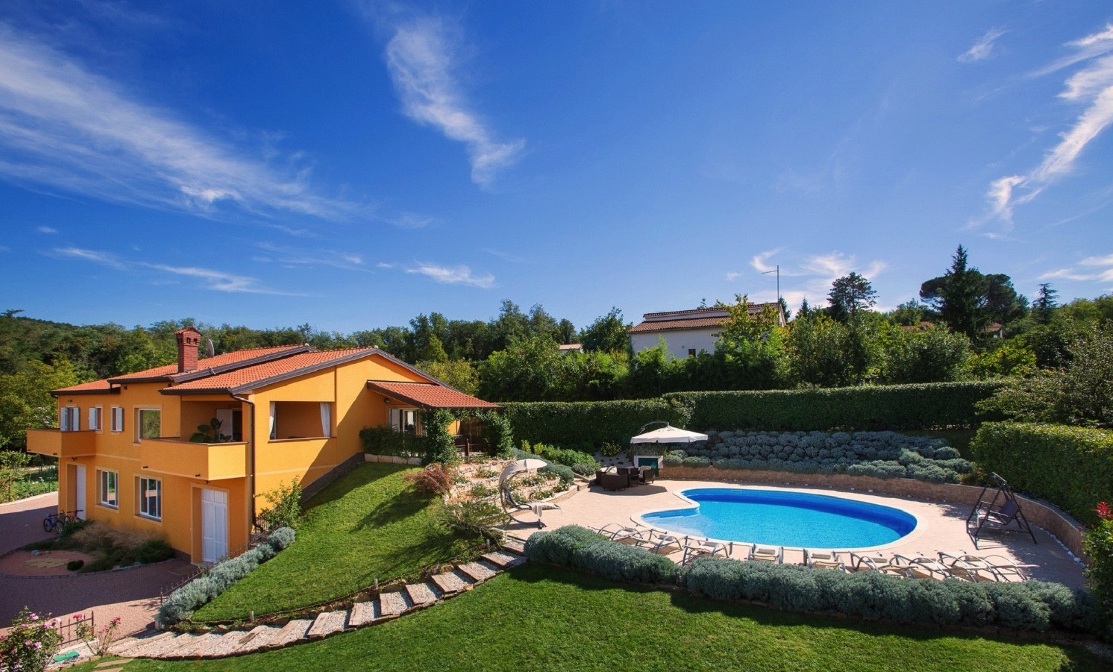 VILLA DIORA - WHERE LUXURY MEETS YOUR DREAM - WE HAVE DONE EVERYTHING TO MAKE YOUR STAY UNFORGETTABLE, Villa Diora Karojba